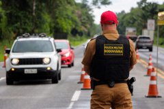 Abordagens contra o tráfico de drogas e fiscalização de trânsito serão intensificados pelo Batalhão Rodoviário da PM durante o Carnaval 
