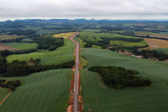 O primeiro trecho da ligação asfáltica entre os municípios de Mato Rico e Pitanga, na região central do Estado, foi liberado nesta quinta-feira (03) pelo governador Carlos Massa Ratinho Junior. 