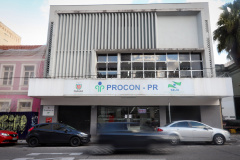 Empresas de telefonia e bancos lideram atendimentos no Procon-PR