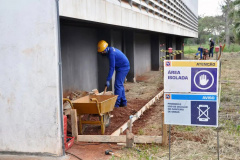 Obras em andamento: área interna do prédio vai receber nova rede lógica e iluminação em LED