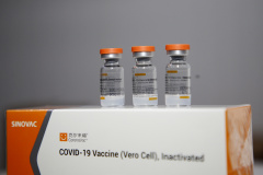 Distribuição de vacinas contra Covid 19, para as regionais de saúde do Paraná, no Cemepar, em Curitiba -  Curitiba, 29/03/2022