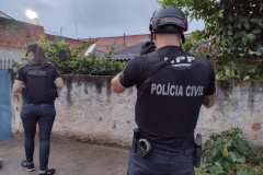 PCPR cumpre quatro mandados em operação contra homicídios em Curitiba