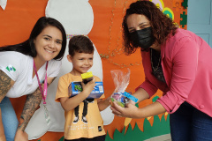 Portos do Paraná celebra Páscoa com crianças do Centro Municipal de Autismo de Paranaguá