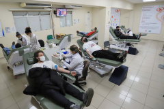 Com queda nos estoques, Hemepar convoca população para doar sangue