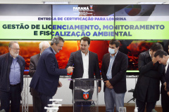 O governador Carlos Massa Ratinho Junior anunciou nesta terça-feira (28) a criação do 30º Batalhão da Polícia Militar (30º BPM), com sede em Londrina, no Norte do Estado. Ele também assinou a ordem de serviço para a conclusão das obras do Centro Estadual de Educação Profissional (CEEP) de Londrina entregou o certificado que garante a descentralização da gestão ambiental, que pode ser feita de forma autônoma pelo município.
