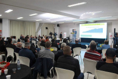 Paraná pode ampliar mercado de leite com tecnologia, planejamento e sanidade