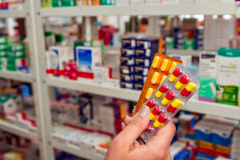   Governo mantém isenção de ICMS para absorventes, medicamentos e compra de veículos para PcD  