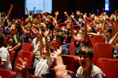 Primeira apresentação do projeto Crianças no Teatro encanta plateia em Francisco Beltrão