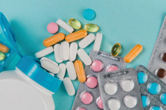 Em três anos, intoxicação infantil por medicamentos cai em 14,5% no Paraná 