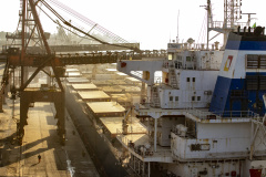 Porto de Paranaguá registra alta de 102% nas exportações pelo Corredor Leste