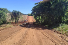 Pavimentação de estrada rural beneficia agricultura familiar no Sudoeste