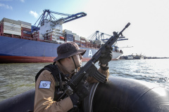 Operação Albatroz reforça combate ao tráfico internacional no Porto de Paranaguá