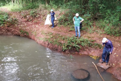   Voluntários limpam e preservam Rio Cascavel