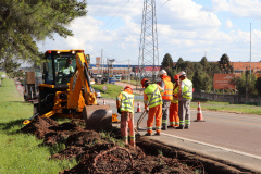 Obras da iluminação do Contorno Sul serão suspensas para fim do ano.