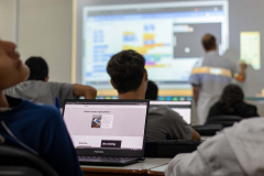 Estado investe em tecnologia e eleva desempenho dos estudantes