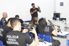 Policiais penais paranaenses aprimoram conhecimento em intercâmbio
