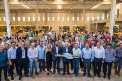 Governo entrega 14 novos ônibus para o transporte escolar na RMC