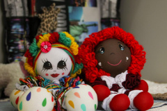 Pessoas privadas de liberdade fabricam brinquedos doados durante o Verão Maior Paraná