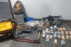 Polícia Militar prende suspeitos de assalto a agência bancária no Litoral