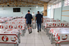 Governo Estadual e Fundepar compram 33 mil unidades de  gás para colégios da rede estadual de ensino.