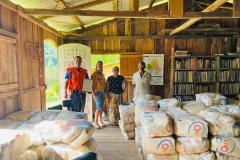 Entrega de cestas para quilombas