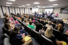 Portos do Paraná reservará a funcionárias 50% das vagas em cursos nacionais e internacionais