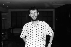 Biblioteca Pública recebe evento de lançamento de livro que reúne a poesia do paranaense Rollo de Resende