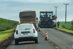 Obra de conservação de rodovia.