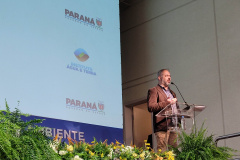 O primeiro dia do Encontro Nacional de Uso Público, Turismo e Meio Ambiente contou com três painéis temáticos para discutir o perfil do visitante em ambientes naturais, a integração das populações tradicionais no manejo das Unidades de Conservação e a importância da qualificação e da segurança do visitante nos parques.