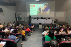  Seminário da Saúde recebe representante da ONU para debater gravidez e paternidade na adolescência