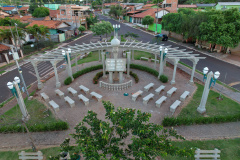 Desde que foi reformada, ampliada e entregue, em outubro do ano passado, a Praça Antônio Geraldo Mendes tornou-se ponto de encontro para os moradores de Leópolis, município de 4.145 habitantes no Norte do Paraná.