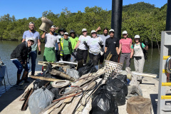 2º mutirão de limpeza de manguezais organizado pela Portos do Paraná retira quase 2,5 toneladas do entorno de Antonina