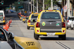 Operação prende duas pessoas e apreende diversos produtos em Curitiba