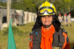  A corporação será representada pelo 1º Tenente Bruno Eduardo da Macena, do 2º Grupamento de Bombeiros de Ponta Grossa, que possui treinamento especializado para atuar nesse tipo de situação.