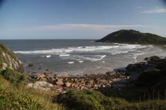 Microrrede com geração solar vai combinar eficiência e sustentabilidade para abastecer comunidade da Ilha do Mel 