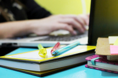 UEL oferta curso gratuito de especialização com foco em tecnologia e educação