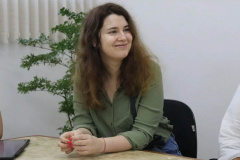 Professora ucraniana ministrará curso gratuito sobre poesia