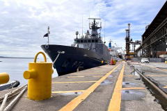 Navio-patrulha Maracanã atraca no Porto de Paranaguá