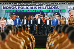 Governador Carlos Massa Ratinho Junior participa da cerimônia que marca a conclusão do treinamento dos novos policiais militares.