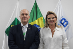  presidente da AEB Marcos Chamon com nossa articuladora Cristianne Cordeiro. 