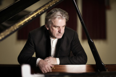 Orquestra Sinfônica do Paraná se apresenta com o grande pianista irlandês Barry Douglas