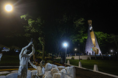 Com o maior monumento dedicado a Nossa Senhora Aparecida na América Latina, Itaipulândia recebe milhares de romeiros no Dia da Padroeira.
