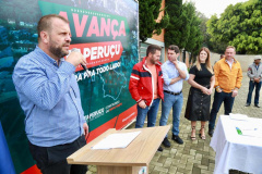 O Governo do Paraná assinou nesta sexta-feira (06) o termo para o início da licitação para construção do Centro de Referência de Assistência Social (CRAS) de Itaperuçu, na Região Metropolitana de Curitiba. 