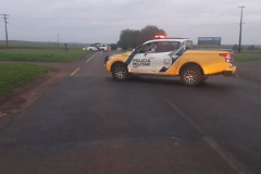 Ponte do Rio Ivaí é bloqueada na PR-323, entre Doutor Camargo e Jussara 