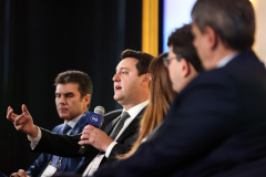 Nos EUA, governador apresenta modelo de crescimento econômico sustentável do Paraná