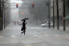 Curitiba bate média histórica de chuva para julho em menos de 15 dias