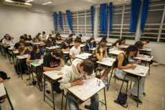 Vestibular: UEM aplica provas para 11 mil candidatos neste domi ngo (14