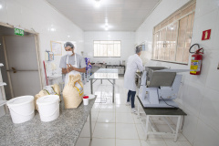 Produtos orgânicos produzidos no mesmo ambiente que convencionais, Selma Maria de Andrade e seu filho Guilherme de Andrade Cardoso produzem doces, geléias pães e frutas congeladas orgânicas e conciliam com a produção de bolacha e pão integral com certificaçõ do TECPAR