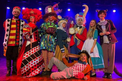 Peça para crianças "Alice no país das maravilhas" no Guairinha
