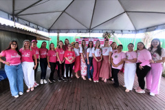 Mulheres prestigiam Feijoada Rosa da Portos do Paraná